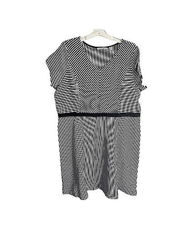 Isaac Mizrahi Casual Dress (view 1)