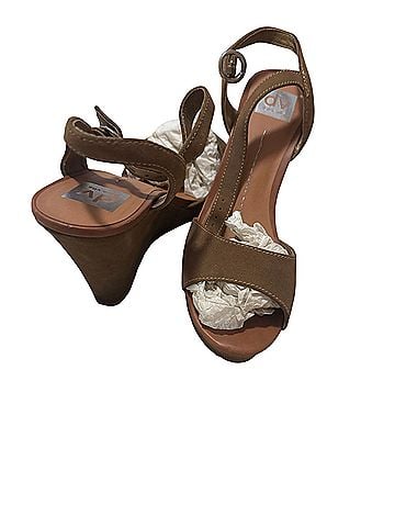 DV Wedges (view 1)
