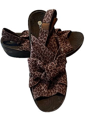 Bzees Daisy Wedges (view 2)