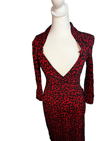Diane von Furstenberg Diane von Furstenberg DVF Kiss Gildred Black Red Lip Wrap SILK Dress Cocktail Dress (view 2)