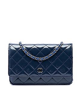 Chanel CC Quilted Patent Wallet On Chain (view 1)