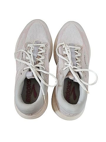 Brooks Revel 7 Sneakers (view 1)
