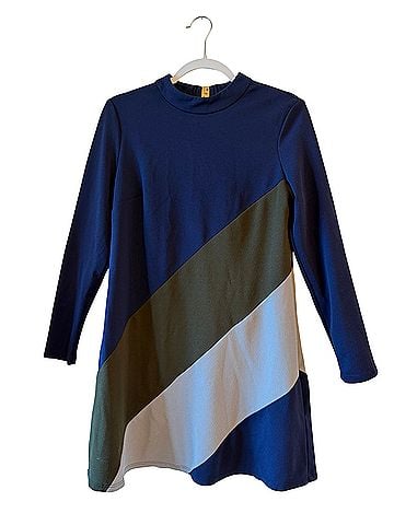 Slate & Willow Colorblock Gabby Shift Casual Dress (view 1)