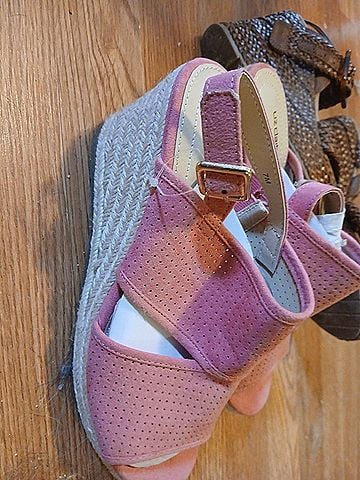 Liz Claiborne Sandals (view 2)