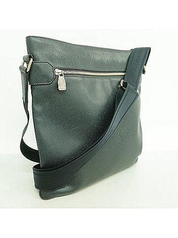 Louis Vuitton Louis Vuitton Taiga Sasha Shoulder Bag M32629 (Men's) (view 2)