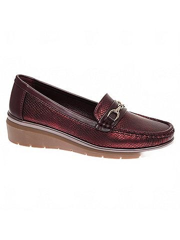 Pierre Dumas Women's Choice-2 Penny Loafer in Burgundy (view 1)