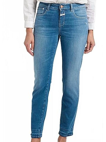 Closed Women's A Better Blue Baker Jean in Mid Blue (view 2)