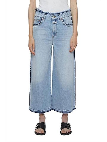 Closed Lyna Jean in Light Blue (view 2)