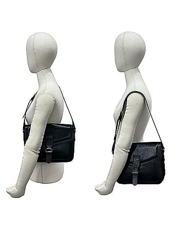 Yves Saint Laurent YVES SAINT LAURENT Vintage YSL Logo Leather Semi-Shoulder Bag, Black 05788 (view 2)