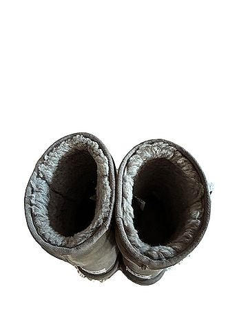 Ugg UGG Boots (view 2)