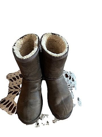 Ugg UGG Boots (view 1)