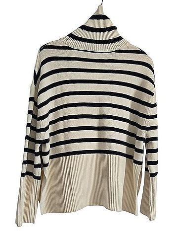 Gap Split Hem Knit Turtleneck Pullover Sweater Turtleneck Sweater (view 2)
