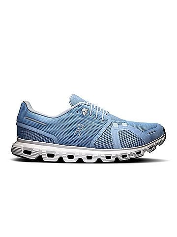On Women's Cloud 6 Shoes in Chambray/ White (view 1)