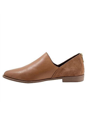 Bueno Women's Beau Slip-On Shoes in Walnut (view 1)