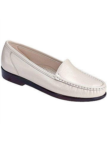 SAS Women's Simplify Slip On Loafer - Narrow (view 2)
