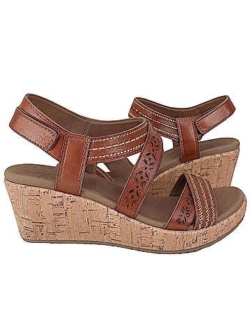 Skechers Beverlee Wedges (view 2)