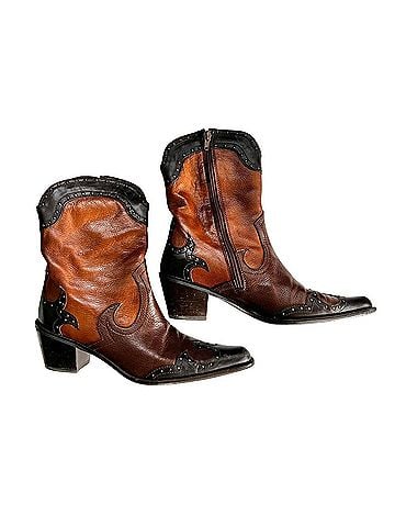Stuart Weitzman Boots (view 1)