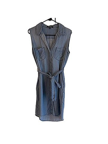 Velvet Heart Blue Chambray Button-Front Dress Casual Dress (view 1)