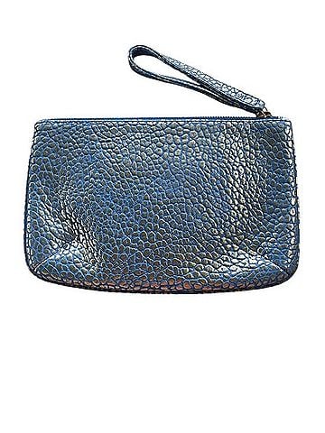 KELLY WYNNE Wristlet (view 2)