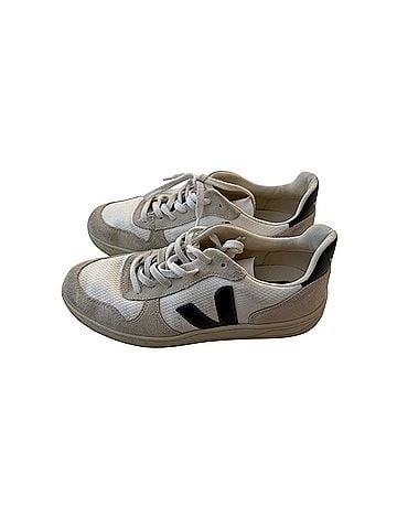 VEJA Sneakers (view 1)