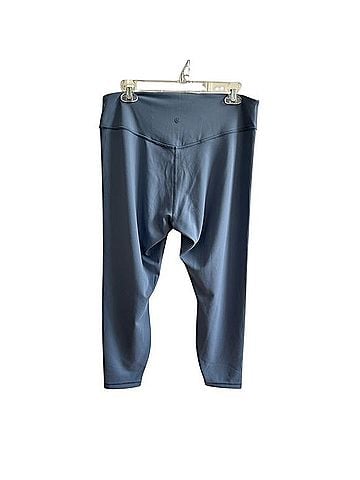Lululemon Athletica Wunder Under SmoothCover High-Rise Tight 25’ Leggings (view 2)