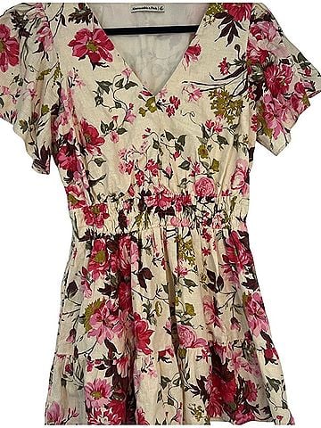 Abercrombie & Fitch Casual Dress (view 2)