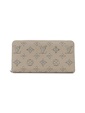 Louis Vuitton Louis Vuitton Mahina Zippy Wallet M69821 (view 1)