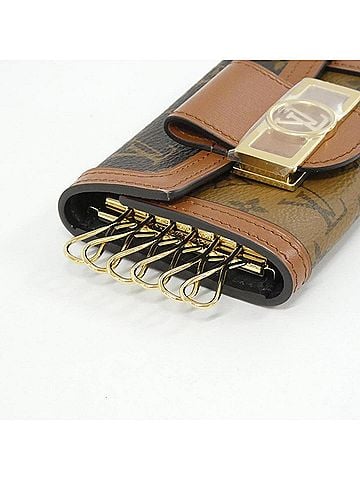Louis Vuitton Louis Vuitton Monogram (Dauphine) Key Case Multicles M13295 (view 2)