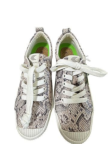 Cariuma Sneakers (view 1)