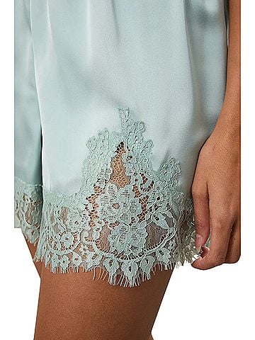 Le Lis Dressy Shorts (view 2)