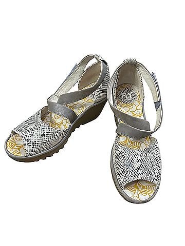 Fly Wedges (view 1)