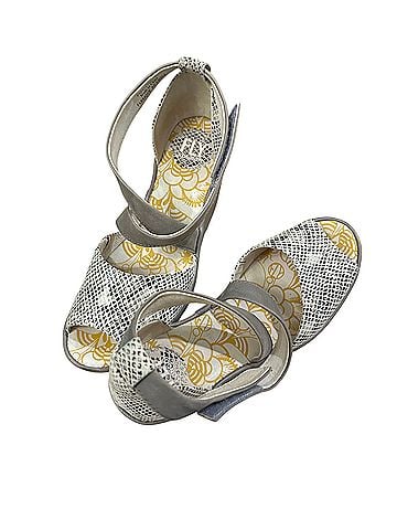 Fly Wedges (view 2)