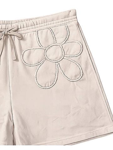 Easel Women's Hadley Flower Patch Detail Shorts in Khaki (view 2)