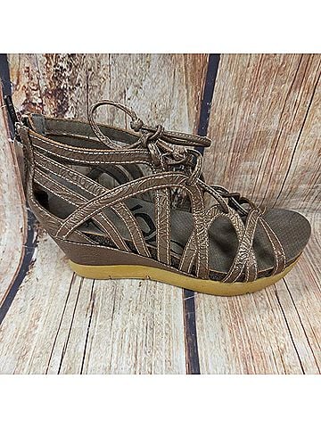 otBt Women's Nomadic Wedge Sandal in Light Pewter (view 2)