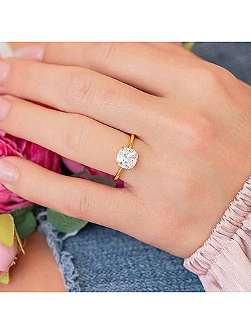 Starlette Women's Bianca Ring in Gold (view 2)
