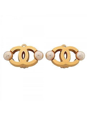 Chanel Chanel earrings, Coco Mark design, GP plated, faux pearl, gold, women's. (view 1)