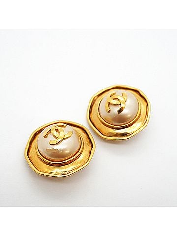 Chanel Chanel earrings, Coco Mark design, GP plated, faux pearl, gold, women's. (view 2)