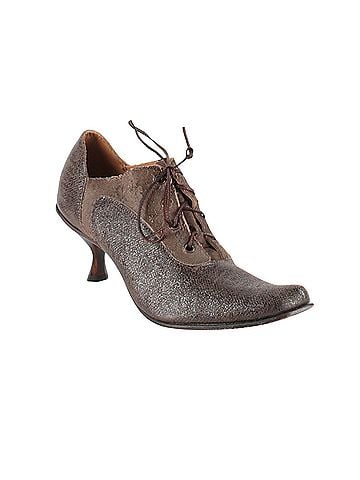 Cydwoq Heels (view 1)