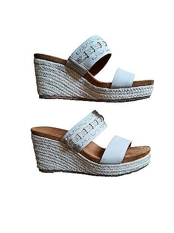 Zodiac Poppy Wedges (view 1)