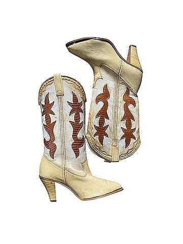 Dingo Boots (view 1)