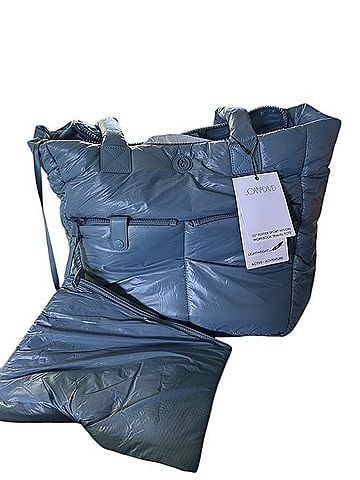 Joan & David Tote (view 1)