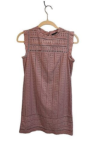 Banana Republic Sleeveless Eyelet Shift Dress Casual Dress (view 1)