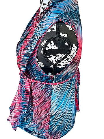 Jennifer Lopez Sleeveless Top (view 2)