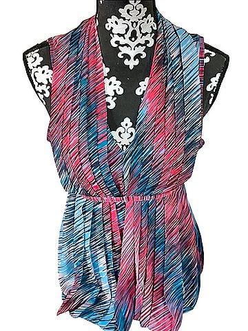 Jennifer Lopez Sleeveless Top (view 1)