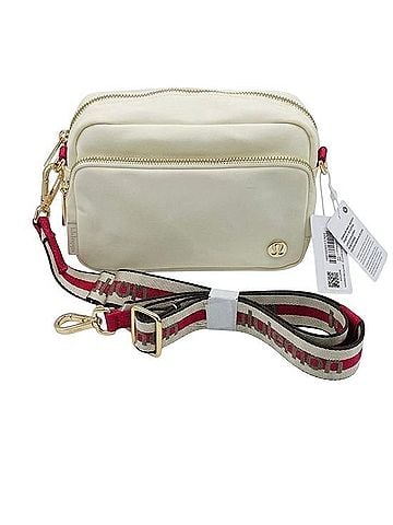Lululemon Athletica Everywhere 2L Crossbody Bag (view 2)