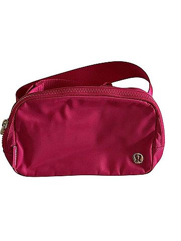 Lululemon Athletica Everywhere Adjustable Belt Bag Belt Bag (view 2)