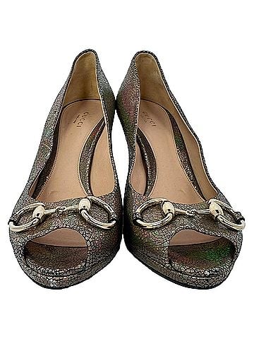 Gucci Gucci Holographic Crackle New Hollywood Horsebit Peep Toe Pumps in Gold Leather (view 2)