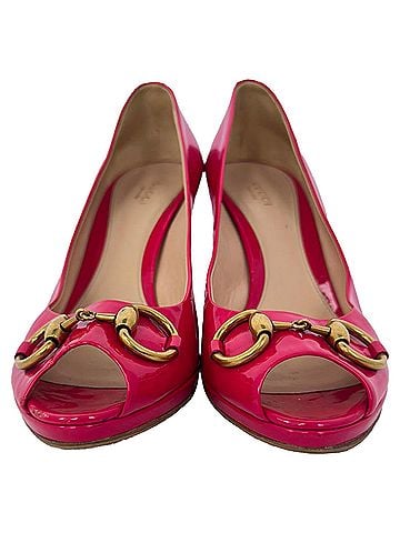 Gucci Gucci New Hollywood Horsebit Peep Toe Pumps in Pink Patent Leather (view 2)