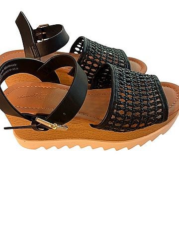 Universal Thread Sandals (view 1)