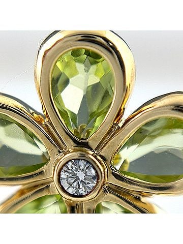 Tiffany & Co. Tiffany &amp; Co. Garden Flower Bangle, Yellow Gold (YG), Bracelet with Melee Diamonds, Peridot, and 750 Calcium, Women's. (view 2)